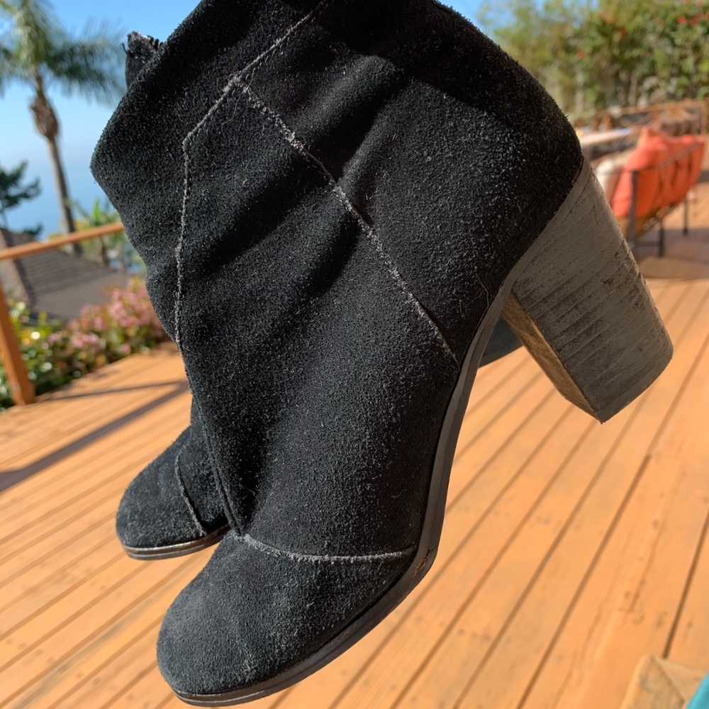 Boots - Picture 3 of 8